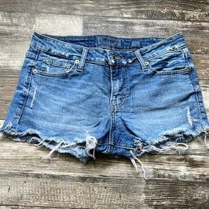 Lucky Brand cut off jean shorts size 4/27